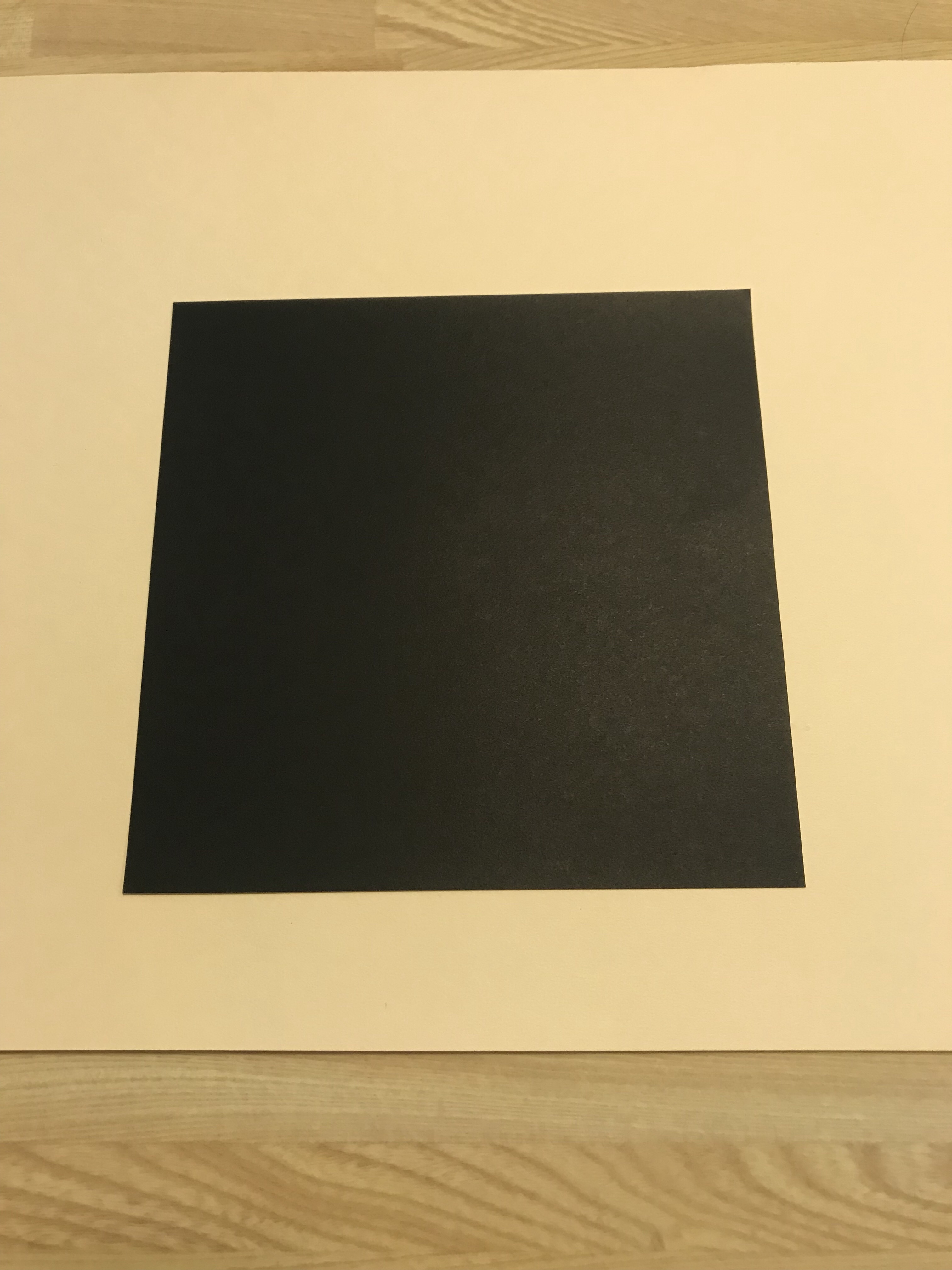 黒い折り紙普通サイズの写真